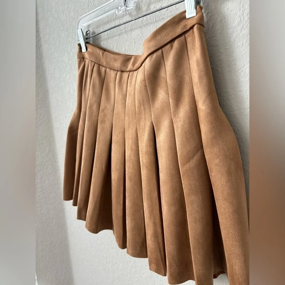 Love Tree Brown Pleated Mini Skirt size medium